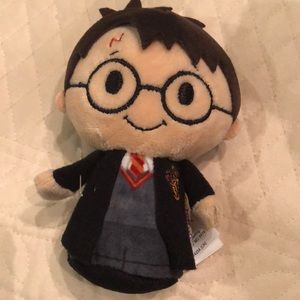 IttyBittys Harry Potter in his Cape, hood back, Small Plush Toy